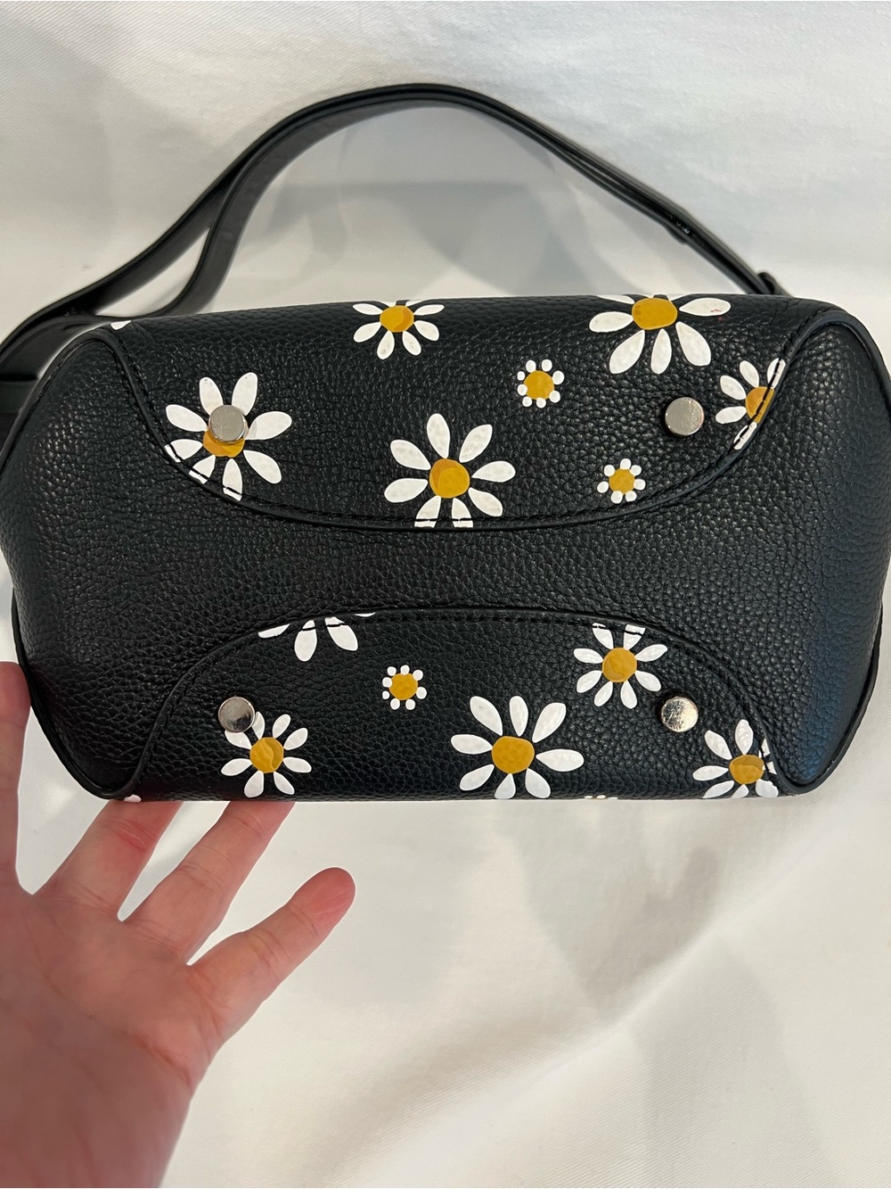 Kate Spade Daisy Purse - Picture 3 of 17